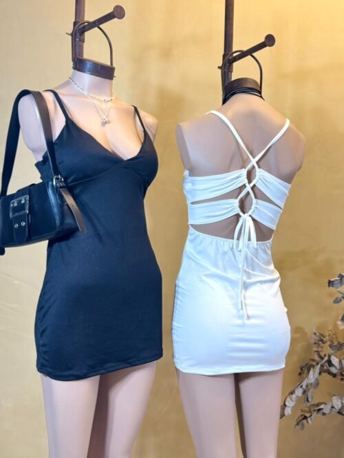 VESTIDO CON TAZAS DETALLE ESPALDA