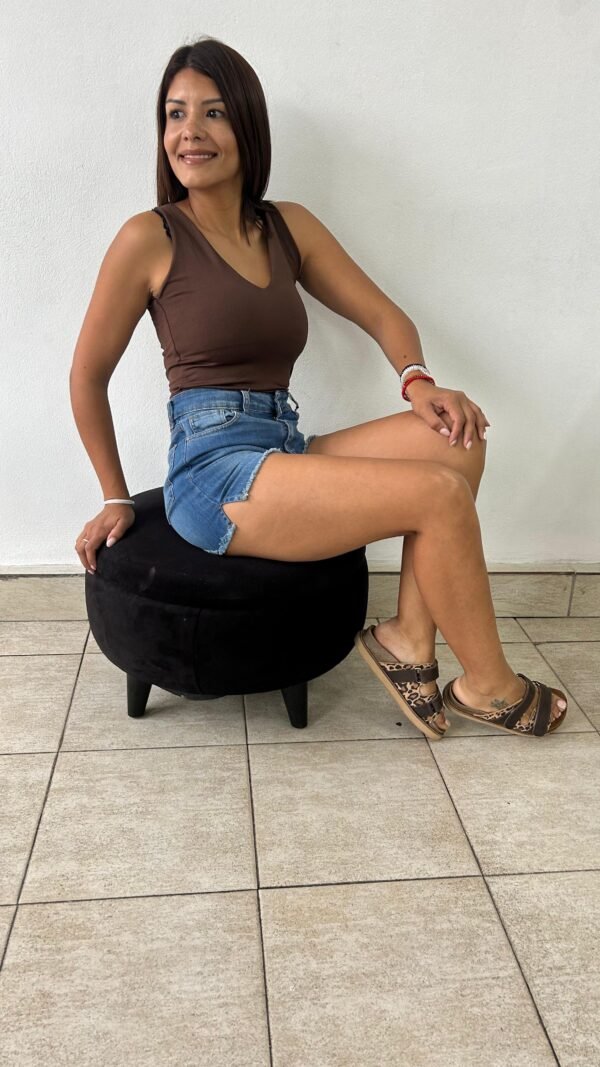 WhatsApp Image 2025-10-18 at 10.56.35 AM (2) BODY ESCOTE V