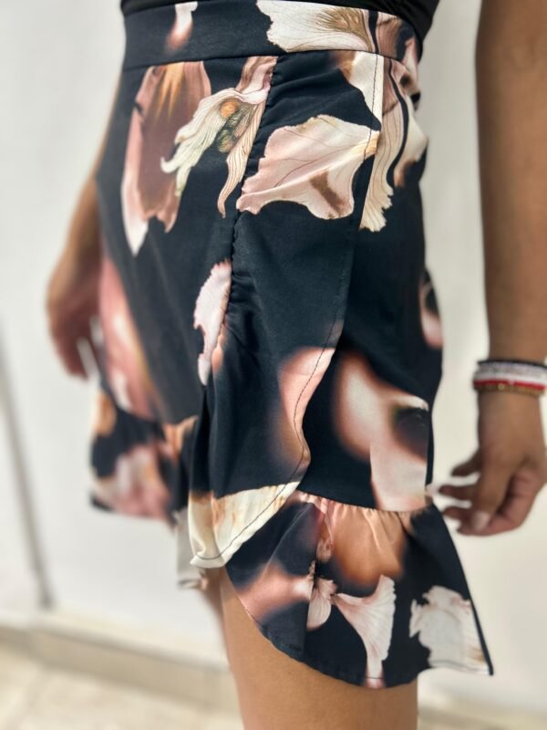 WhatsApp Image 2025-10-23 at 7.56.50 PM FALDA TORTOLA