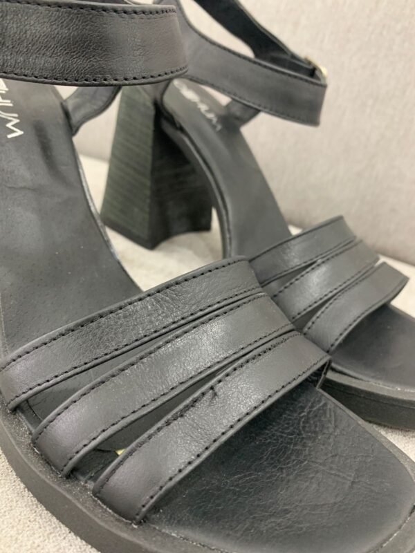 SANDALIAS TRES TIRAS