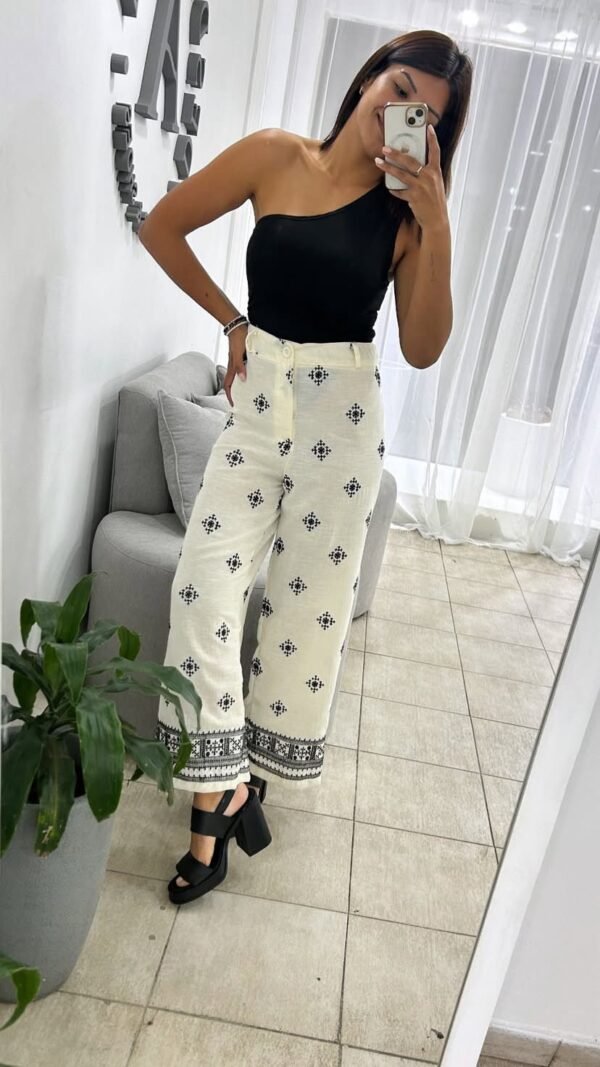 PANTALON CON PINZA BORDADO