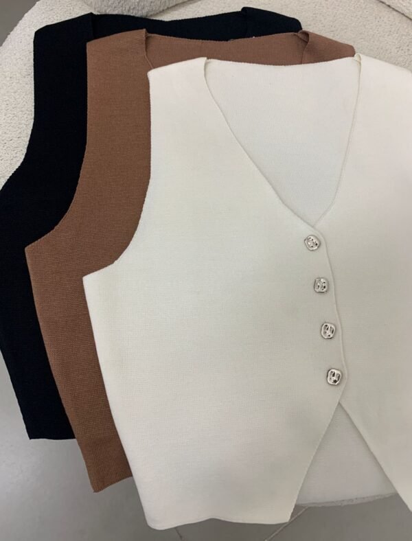 WhatsApp Image 2025-10-31 at 8.28.37 PM CHALECO HILO