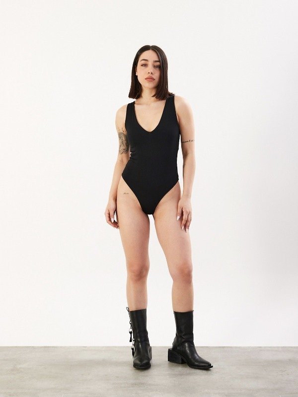 body v 2 BODY ESCOTE V