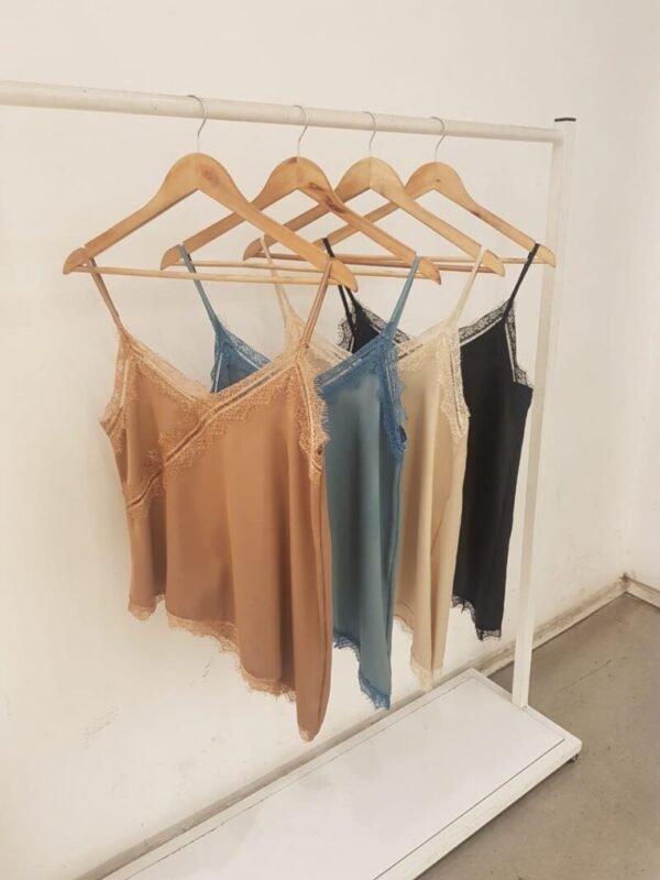 1af4ac13-5d40-4707-8647-21c064bde635-800x1067 (1) MUSCULOSA LENCERA