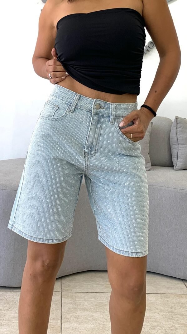 WhatsApp Image 2025-10-31 at 9.20.09 PM BERMUDA FULL STRASS