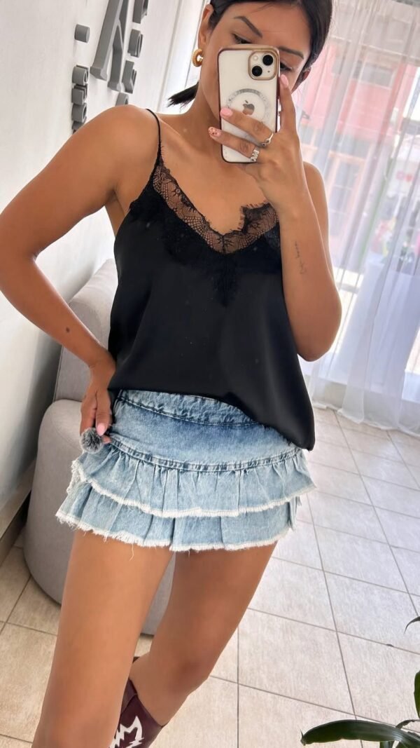 WhatsApp Image 2025-11-22 at 7.39.51 PM (5) SHORT POLLERA ARI