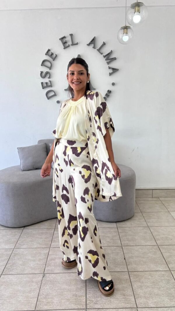 WhatsApp Image 2025-12-09 at 7.39.09 PM CONJUNTO