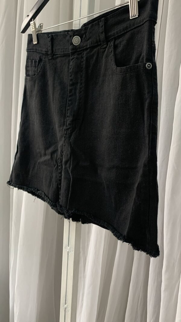 WhatsApp Image 2026-01-27 at 11.26.14 AM FALDA NEGRA