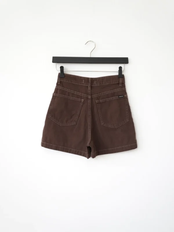 SHORT SUECIA