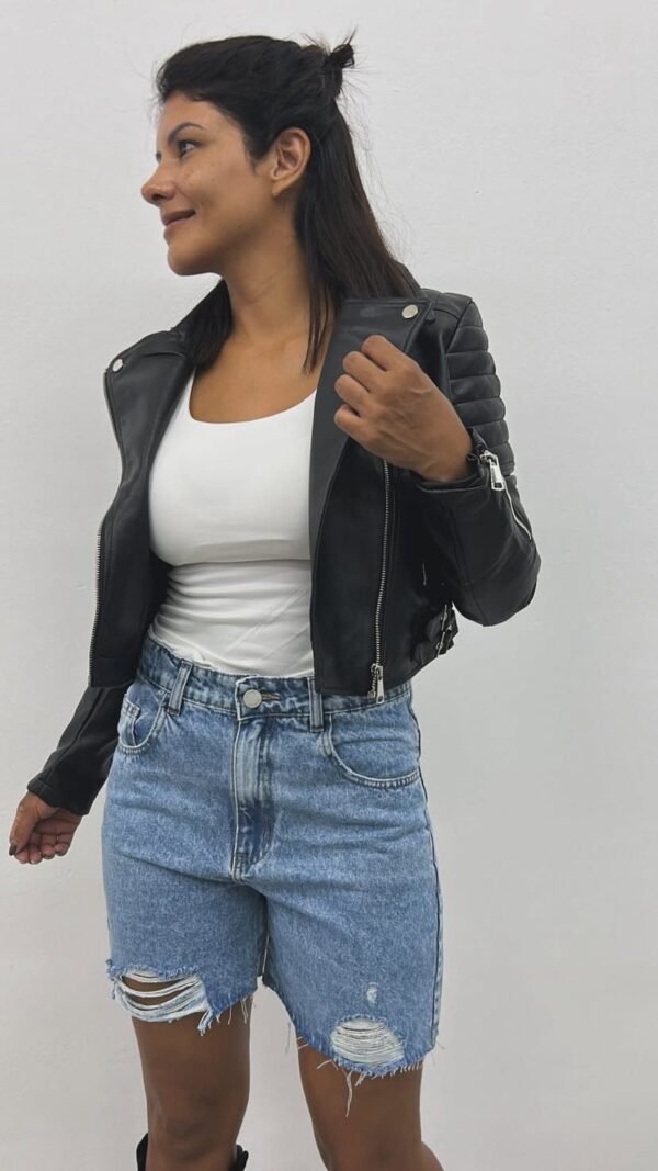 WhatsApp Image 2026-02-21 at 10.32.08 AM (2) CAMPERA CUERO