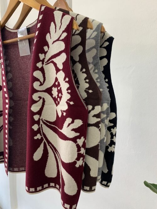 WhatsApp Image 2026-02-21 at 11.14.42 AM CHALECO HILO