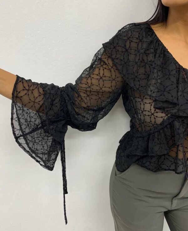 WhatsApp Image 2026-03-03 at 6.57.08 PM BLUSA AMIRA