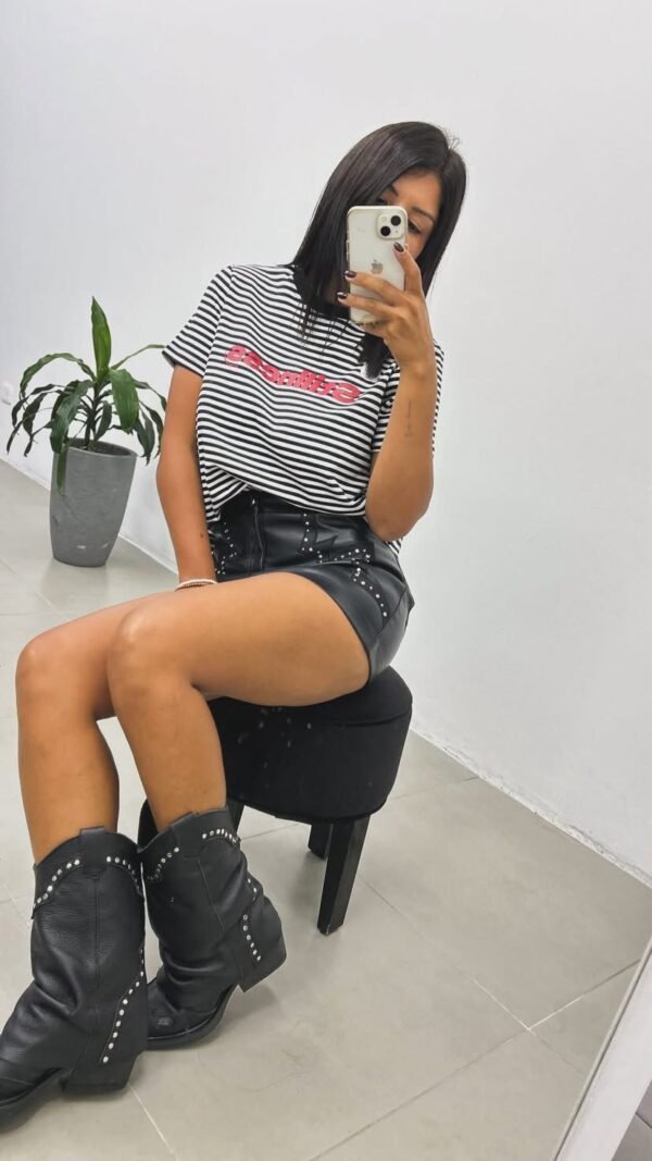 REMERA STILLNESS
