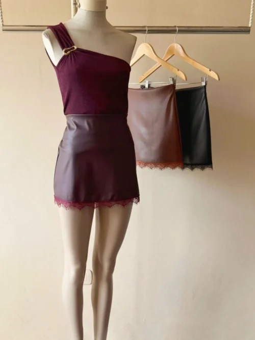 MINI CUERINA CON PUNTILLA