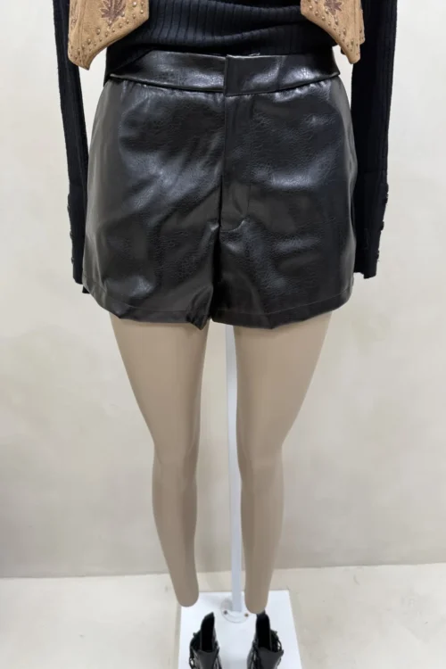 SHORT ECO CUERO