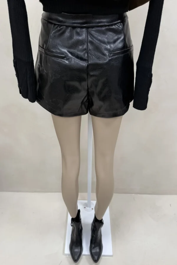 SHORT ECO CUERO
