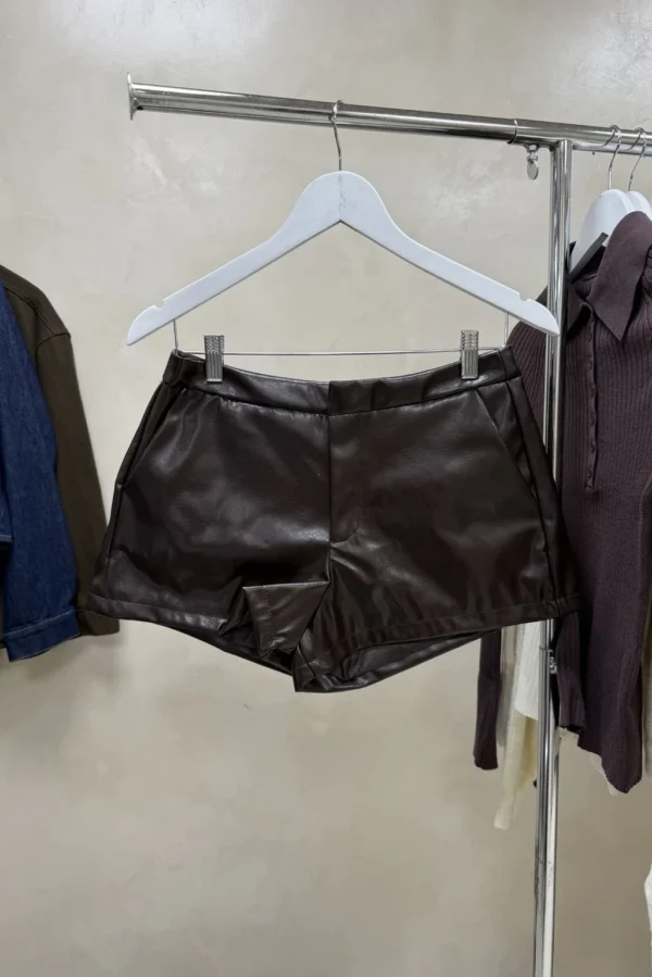 SHORT ECO CUERO